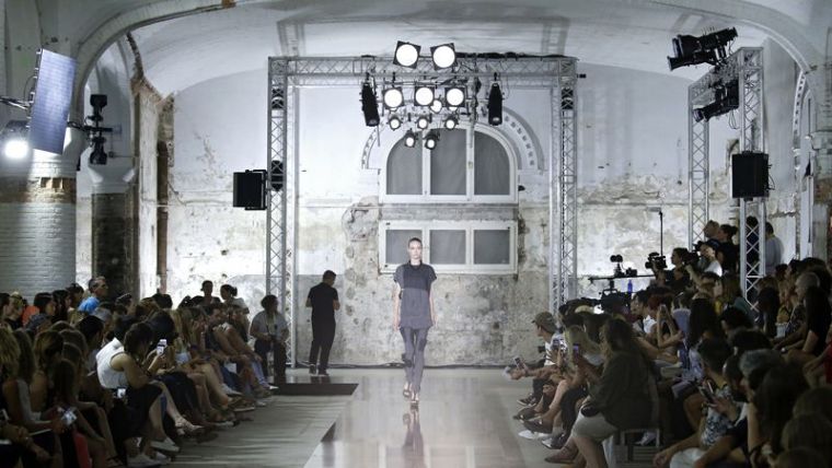 SERVICIOS AUDIOVISUALES MODA