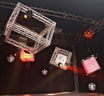 Alquiler de truss y motores profesionales para eventos
